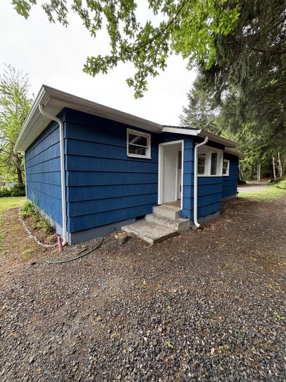 Building Photo - 44791 Quartzville Dr