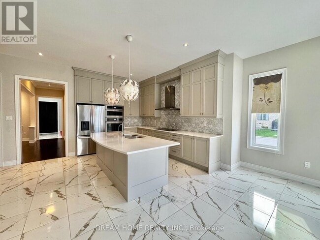 Photo du bâtiment - 28 Larkin Ave