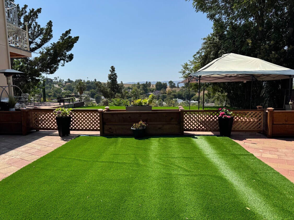 Foto principal - 5853 McDonie Ave