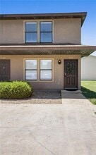 Building Photo - 902 Durham Pl