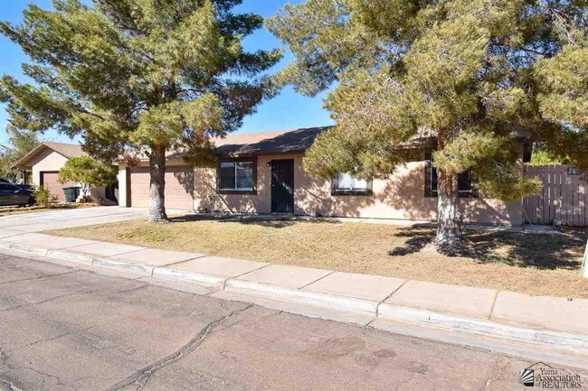 Building Photo - 4660 W 18th Pl