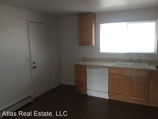 Building Photo - 910-960 Bishop Ct