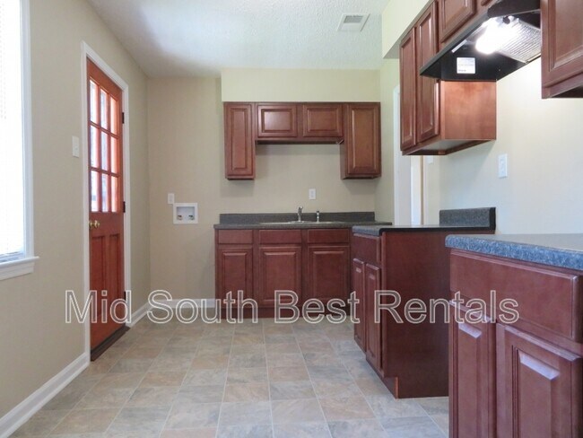 Building Photo - 2328 St Elmo Ave