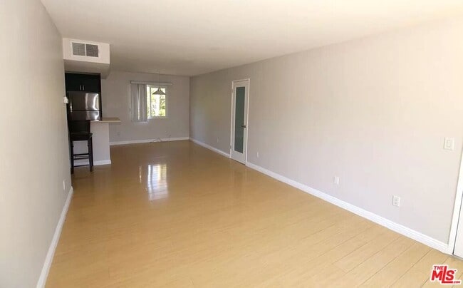 Foto del edificio - 4405 Matilija Ave