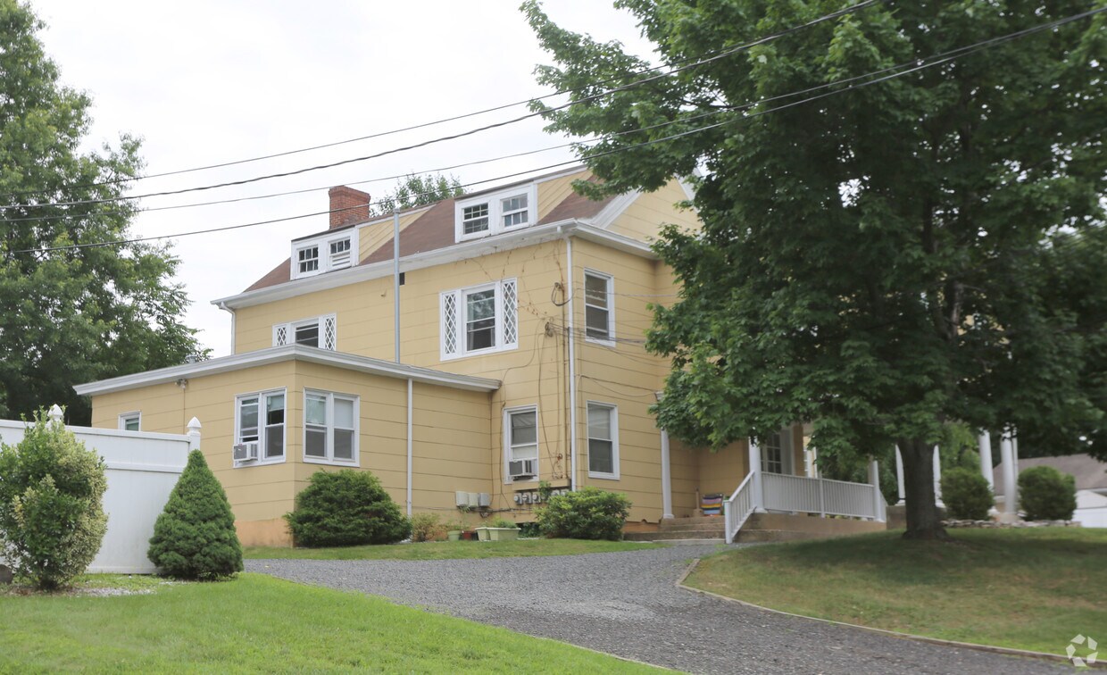 141 Howard Ave, South Bound Brook, NJ 08880 Apartments in South Bound