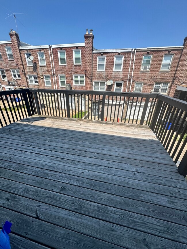 Building Photo - 1357 Westbury Dr
