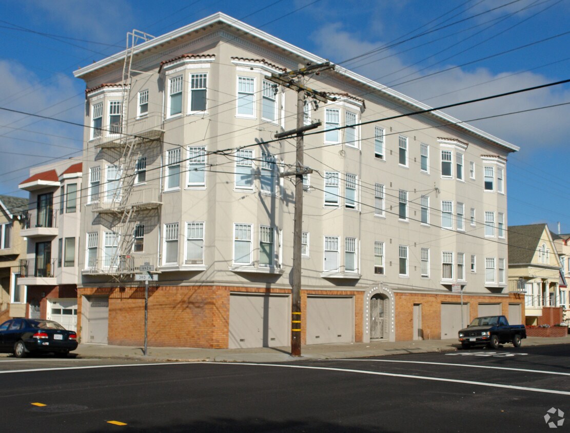 Primary Photo - 495 3rd Ave