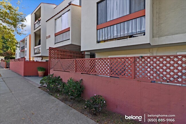 Foto del edificio - 2005 Pleasant Valley Ave