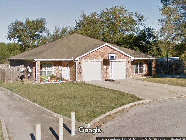 Foto principal - 103 Jeff Gordon Dr