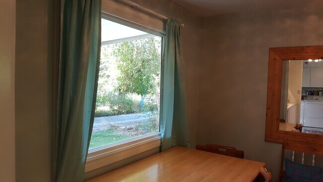 À manger - 2226 Lougheed Hwy