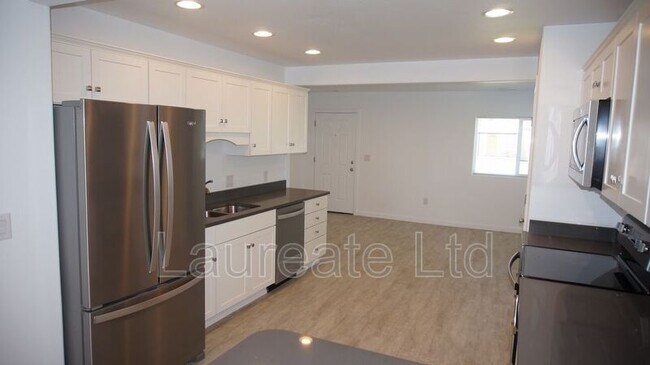 Foto del edificio - 1800 S Cook St