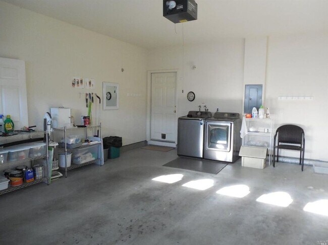 Building Photo - 2 Bedroom - 2 Bath - Trilogy Rancher