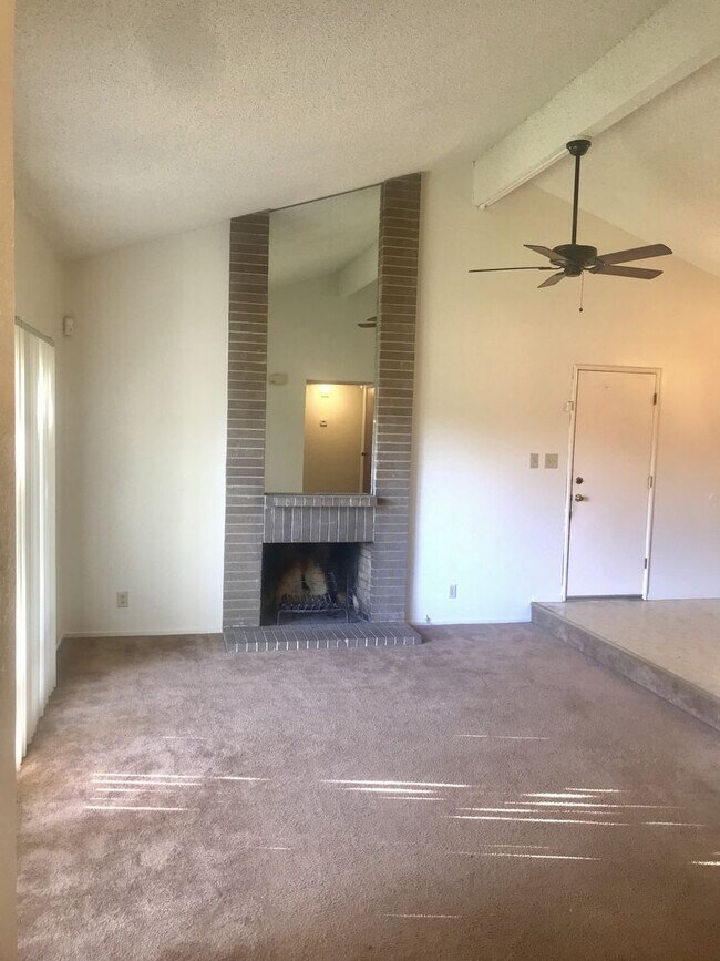 Building Photo - 6770 Havenside Dr