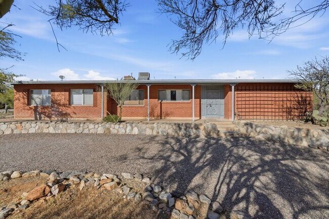 Building Photo - 2235 E Camino el Ganado