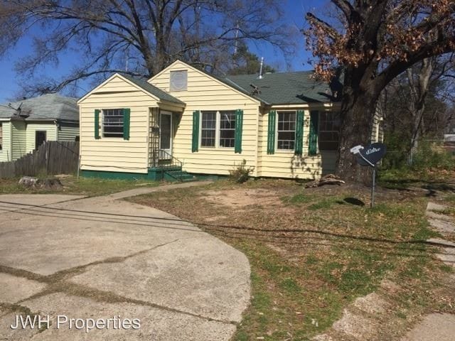 Primary Photo - 534 E Washington St