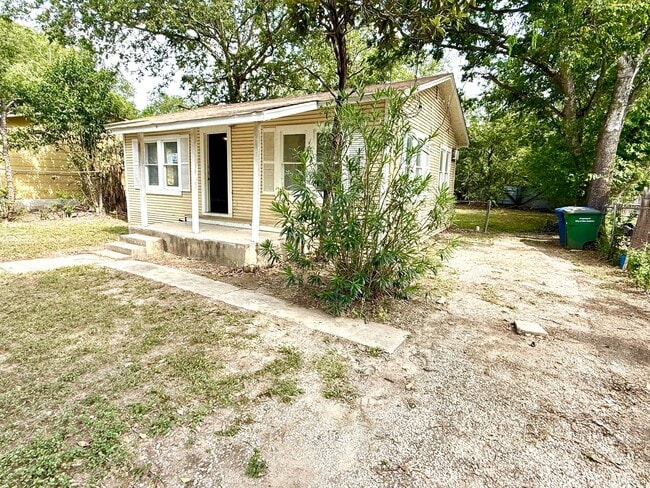 Building Photo - 515 Lincolnshire Dr