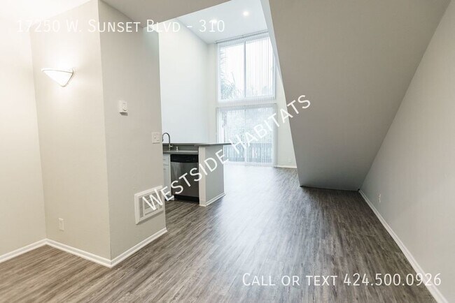 Building Photo - 17250 Sunset - Gorgeous, fully renovated b...