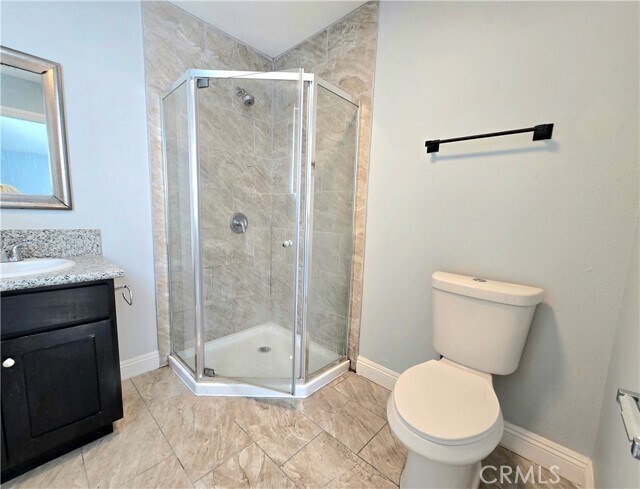 Foto del edificio - 715 W 58th St