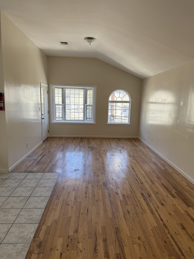 Building Photo - 99 Bidwell Ave