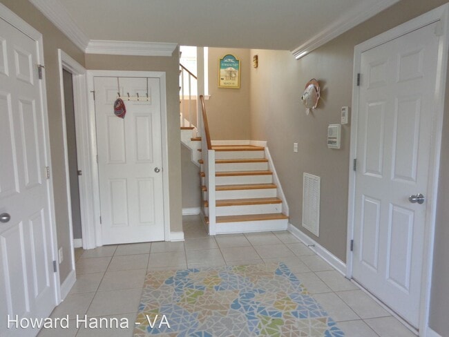 Building Photo - 3 br, 2.5 bath House - 4821 Lee Avenue