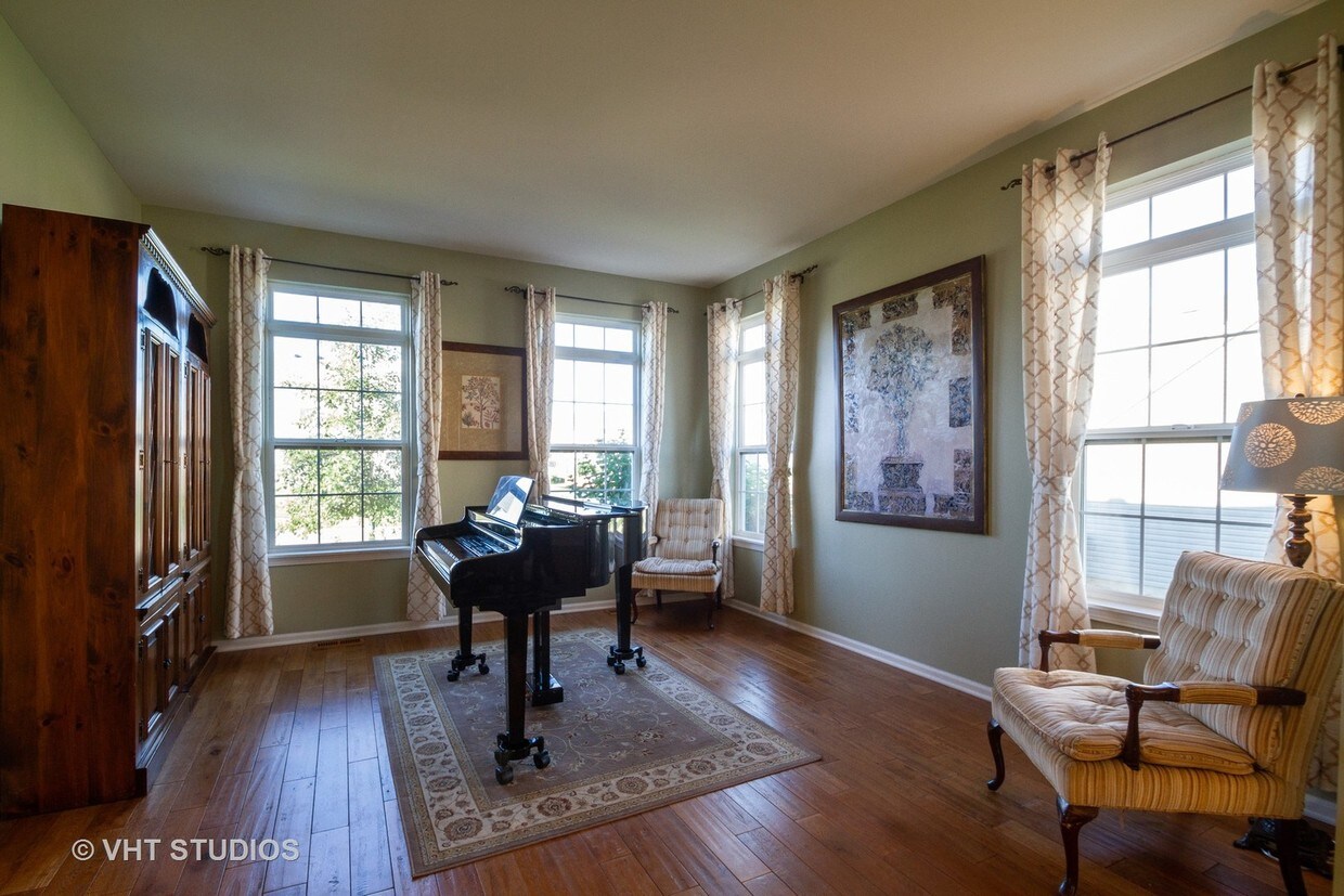 Foto principal - 305 Meadows Edge Dr