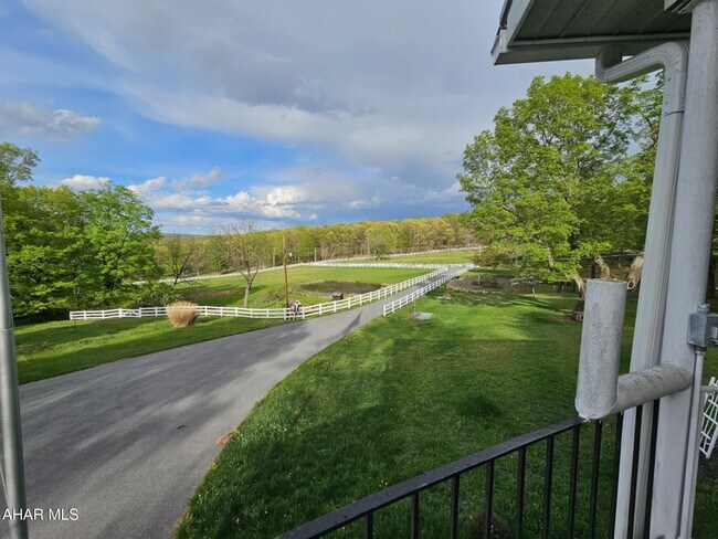 Foto del edificio - 2612 Morningstar Ln