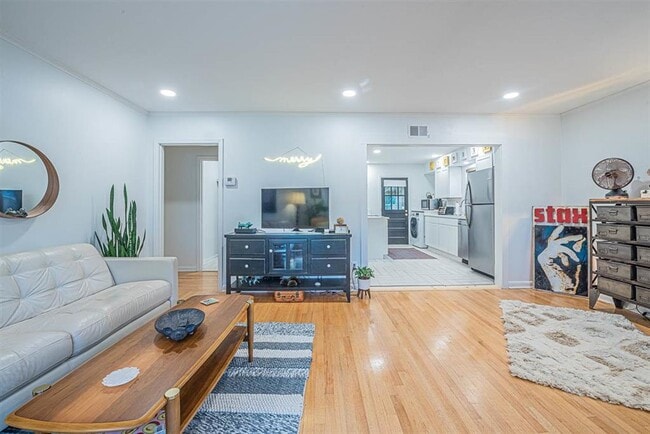 Photo - 1639 Ivy Rd House
