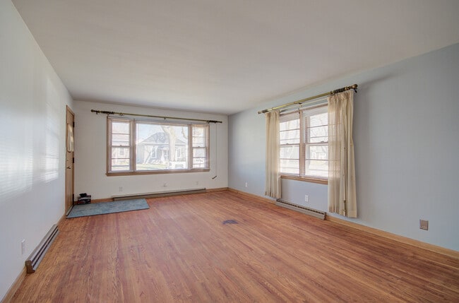 Building Photo - 509 E Jefferson St