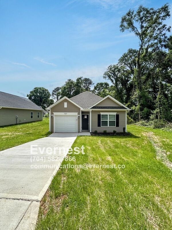 Building Photo - 737 N McFarland St