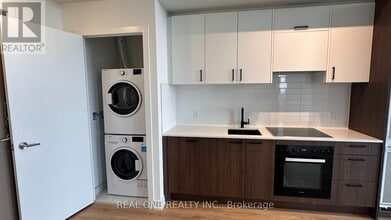 Building Photo - 5 Quarrington Ln