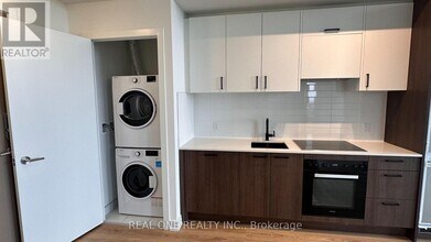Building Photo - 5 Quarrington Ln