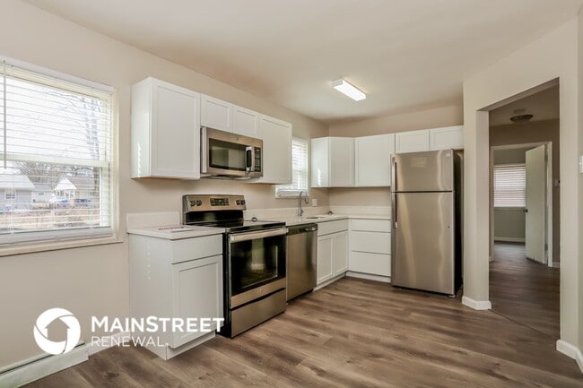 Building Photo - 800 Tyson Dr