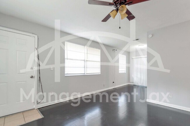 Building Photo - 1551 W 31st St
