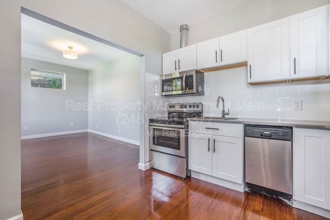 Interior Photo - Woodward Lofts