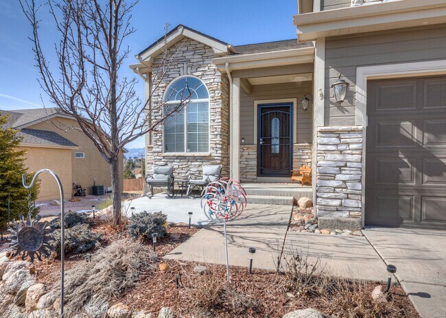 Building Photo - Fabulous 6 bedroom + office D20 Home with ...