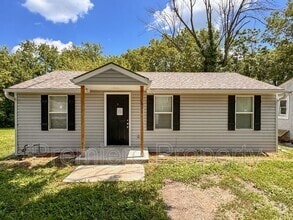 Building Photo - 611 N Hocker Ave