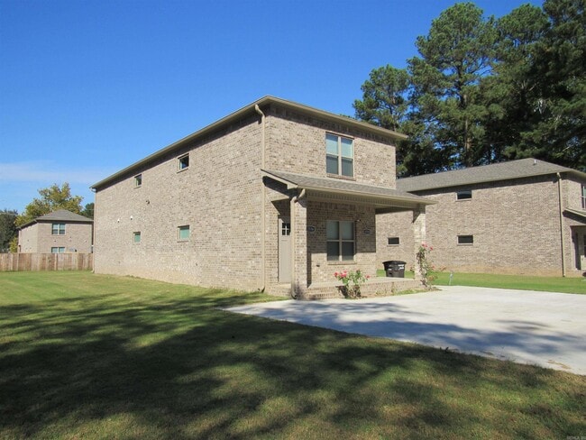 Building Photo - 1516 S Bailey St