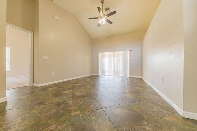 Building Photo - 245 Cloverdale Rd