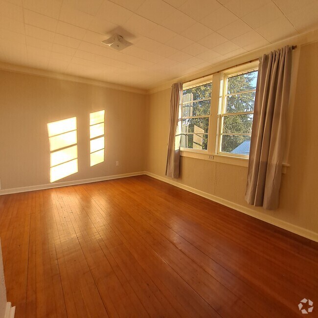 Piedmont Conservation District Apartments for Rent with Extra Storage