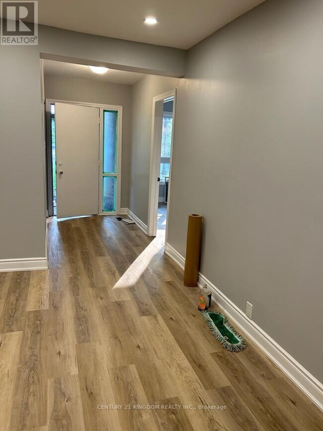 Photo du bâtiment - 35 Homestead Rd