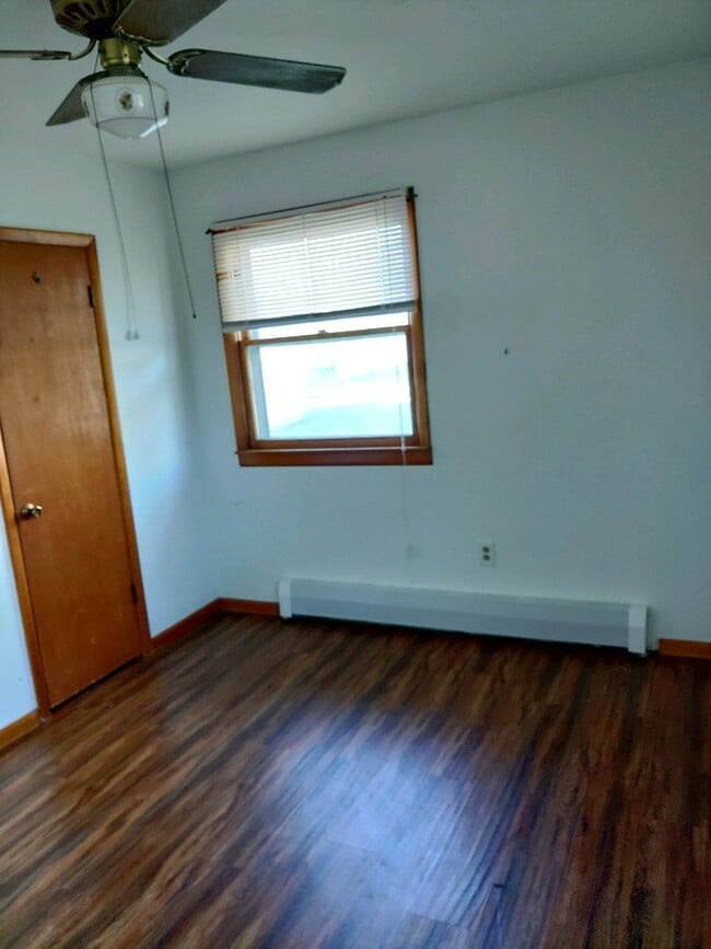 Building Photo - 208 Miami St