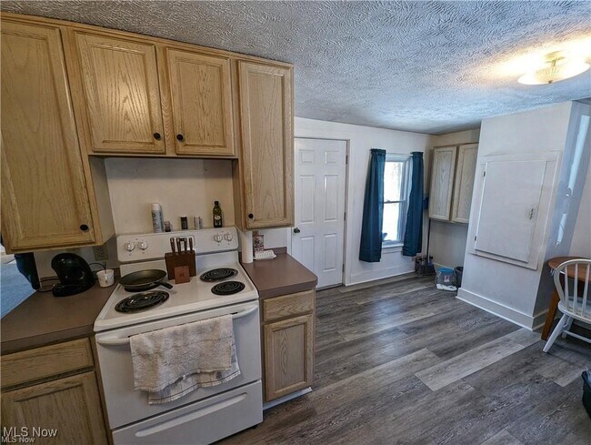 Foto del edificio - 6719 N Ridge Rd E