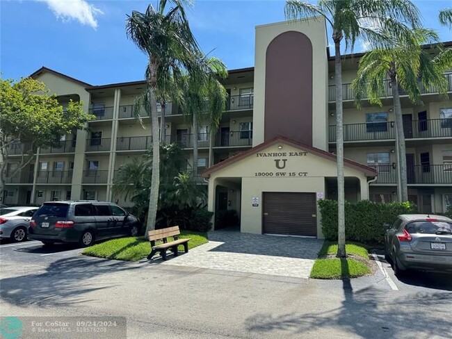 Foto del edificio - 13000 SW 15th Ct