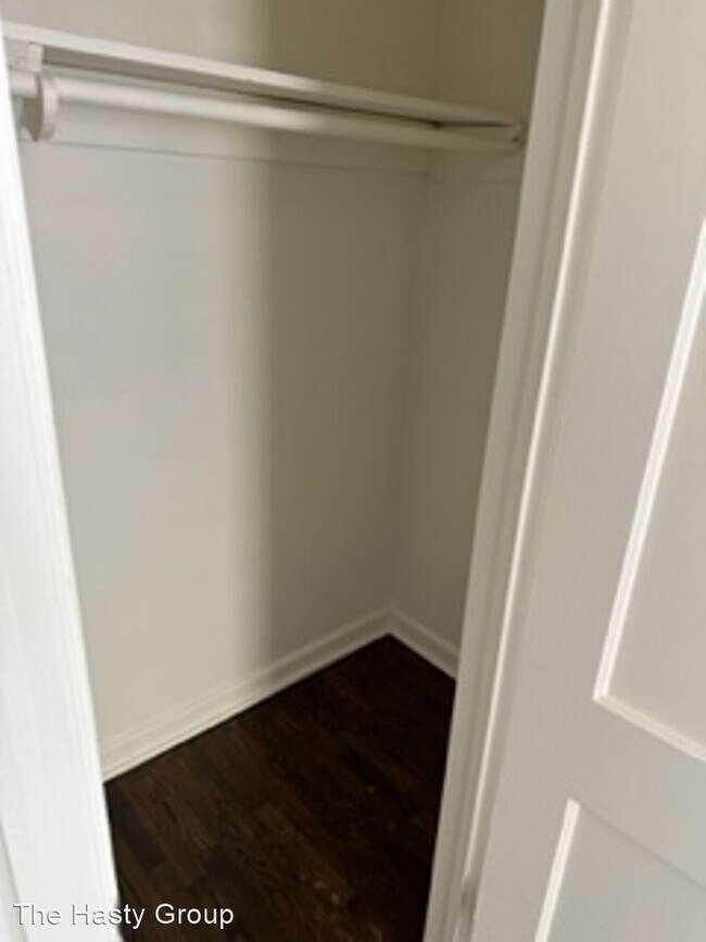 Building Photo - 2 br, 1 bath House - 5423 Swope Parkway
