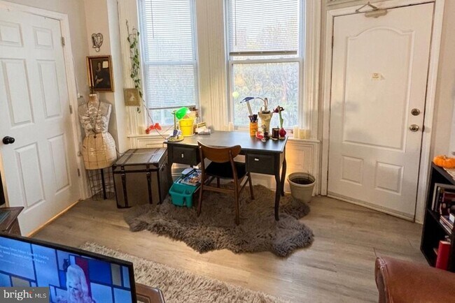 Building Photo - 4925 Cedar Ave