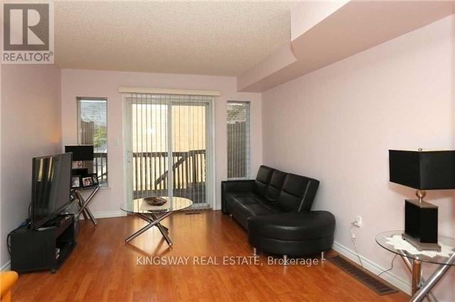 Building Photo - 80-80 Strathaven Dr