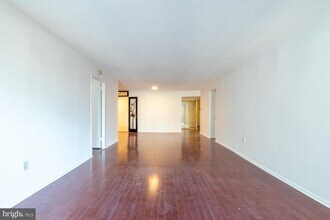 Building Photo - 1420 Locust St