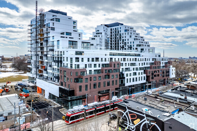 Building Photo - Queen & Ashbridge