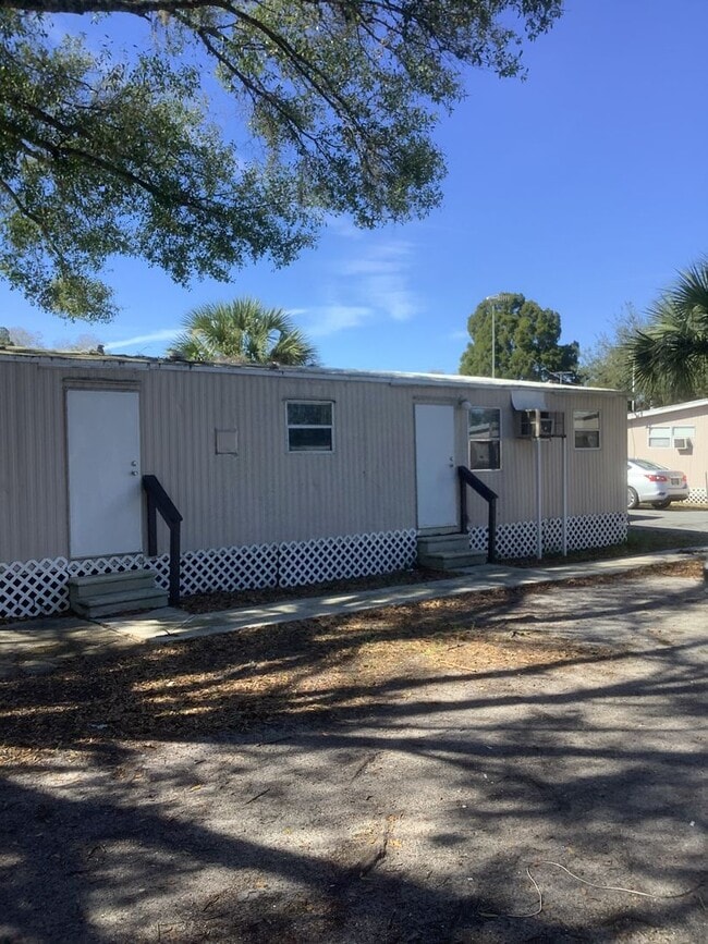 Building Photo - 1505 Goodyear Ave