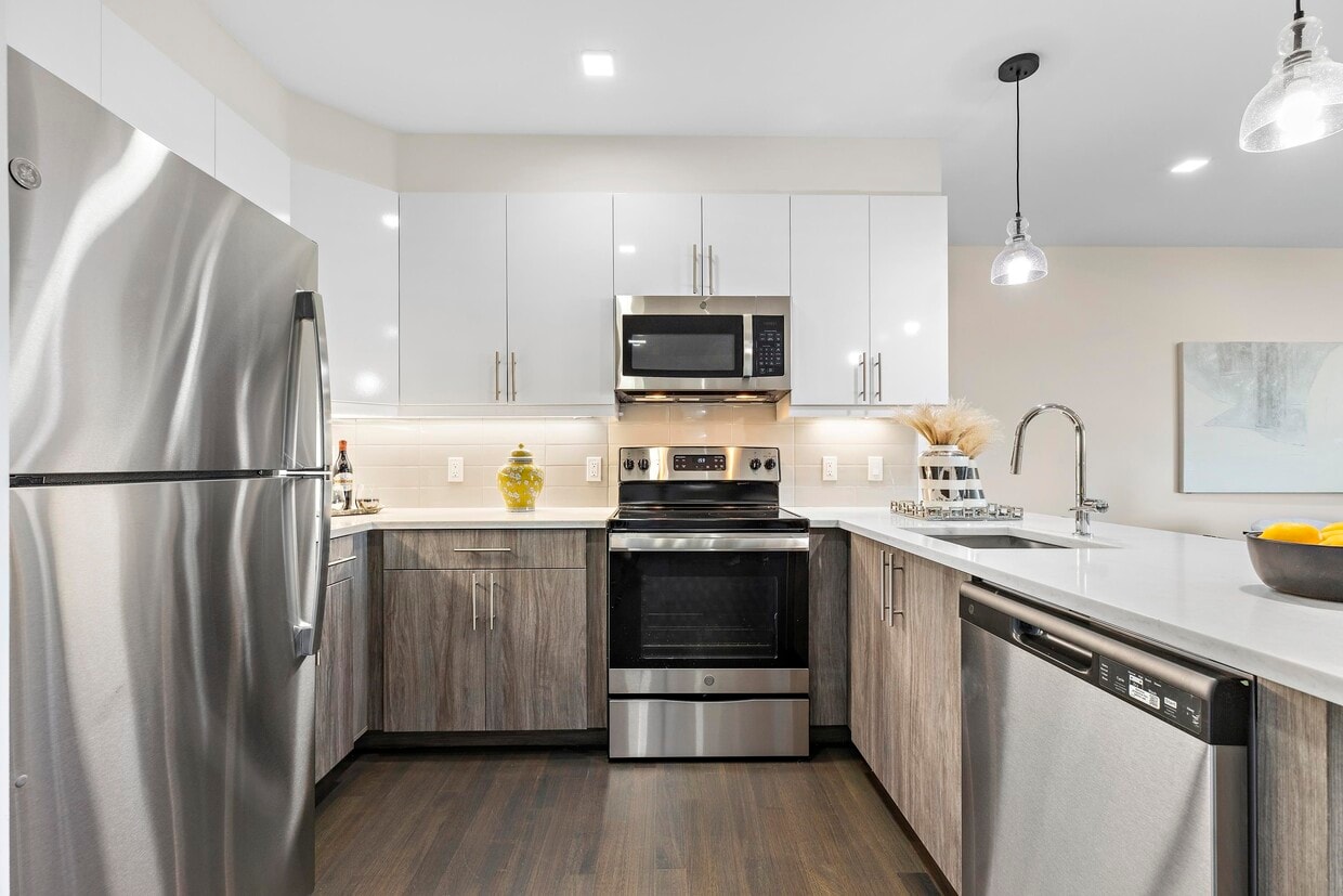 Foto principal - 8133 Bergenline Ave